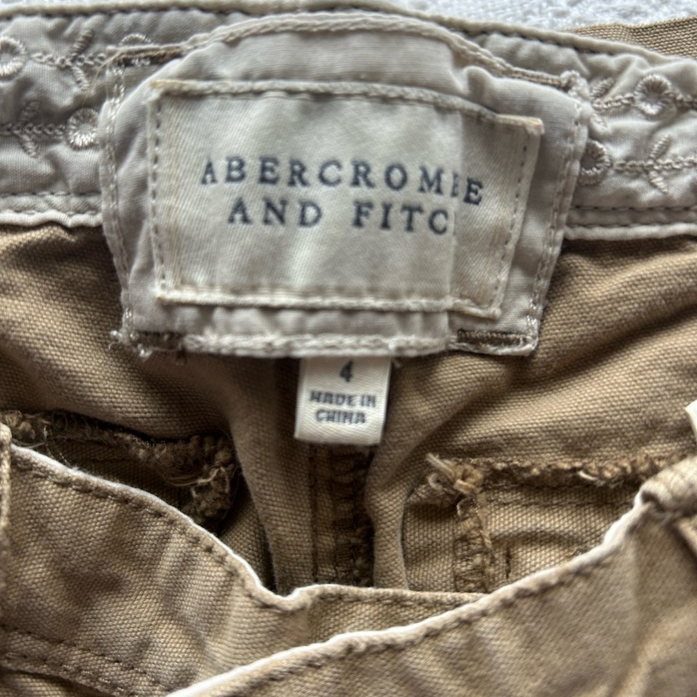 NWT Abercrombie & Fitch Women’s Khaki Pants